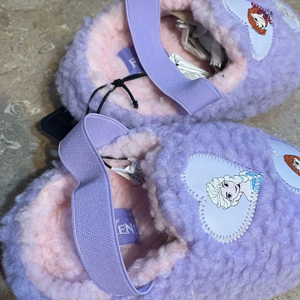 Disney Frozen Size 7-8 Slippers New